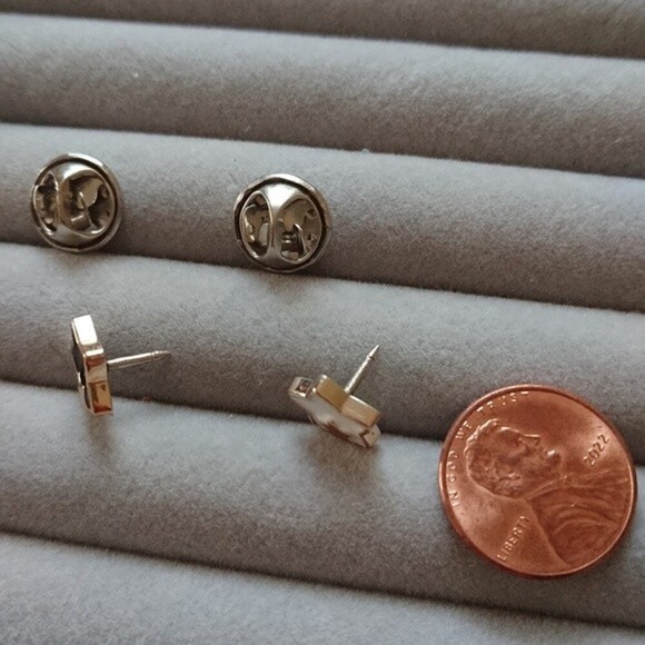 Black and white Star in star brooch/pins - Picture 4 of 4